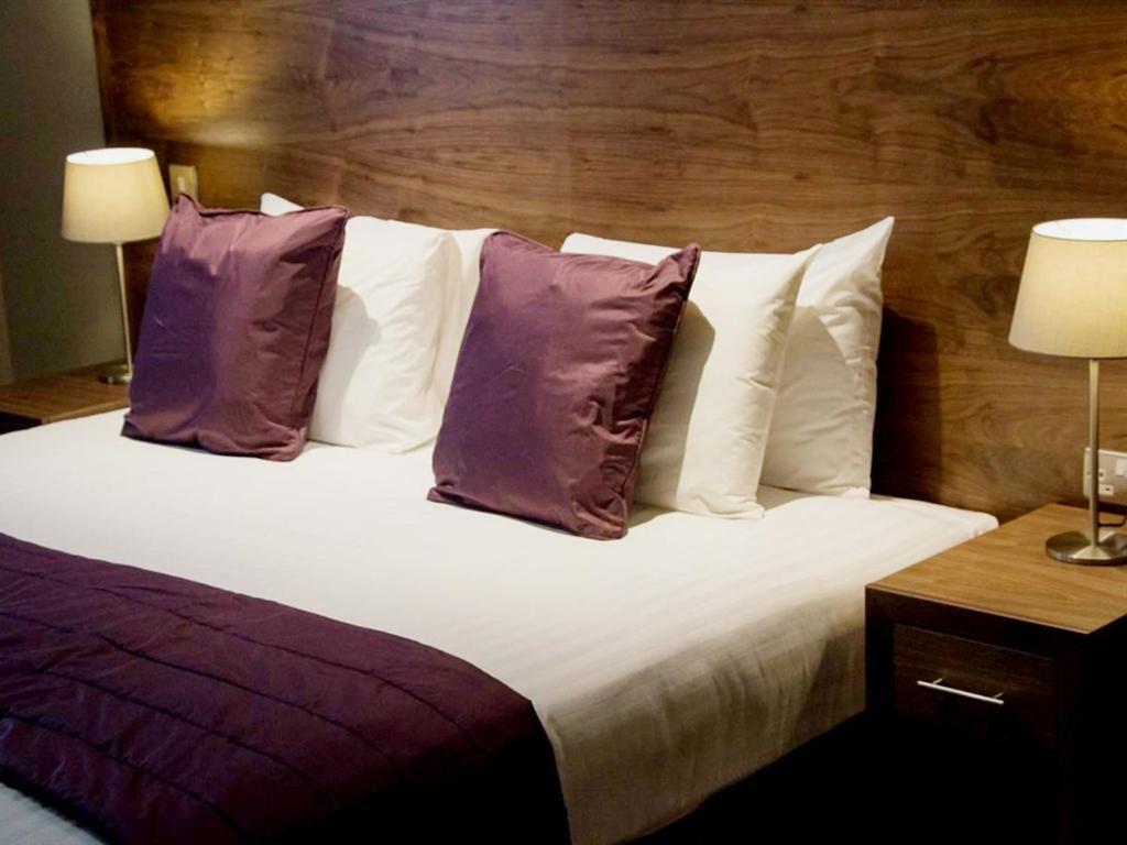 The White Hart Hotel Swindon Eksteriør billede
